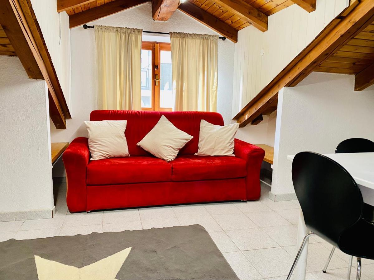 アオスタCasa Dei Leoniアパートメント エクステリア 写真